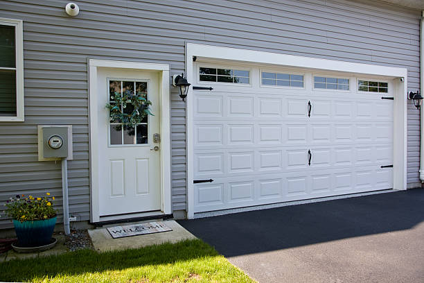 24/7 Emergency Garage Door Panel Replacement experts in Greenup, KY